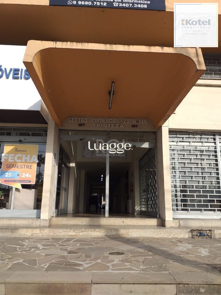 Sala comercial com 22m² de área privativa, frente, piso cerâmico, equipada com lavabo e ar-condicionado split