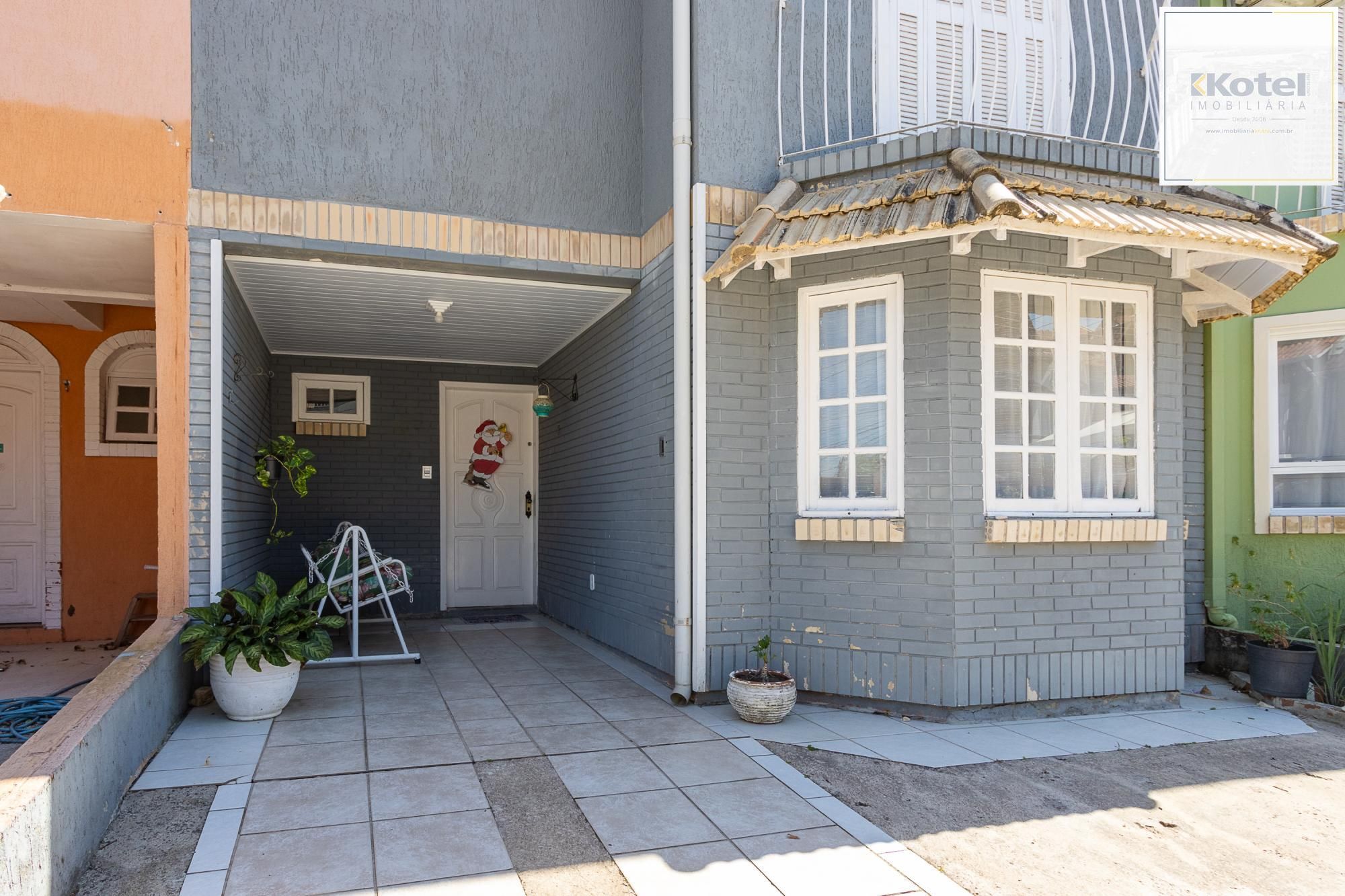 Casa de condomínio, de 3 dormitórios, 1 suíte e 2 vagas de garagem. — foto 2