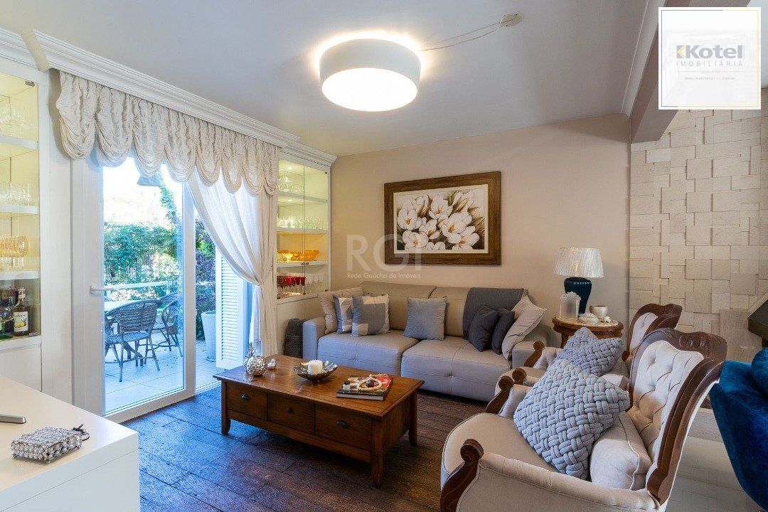Casa Condominio para Venda - 240m², 4 dormitórios, sendo 1 suites, 2 vagas - Ipanema — foto 2