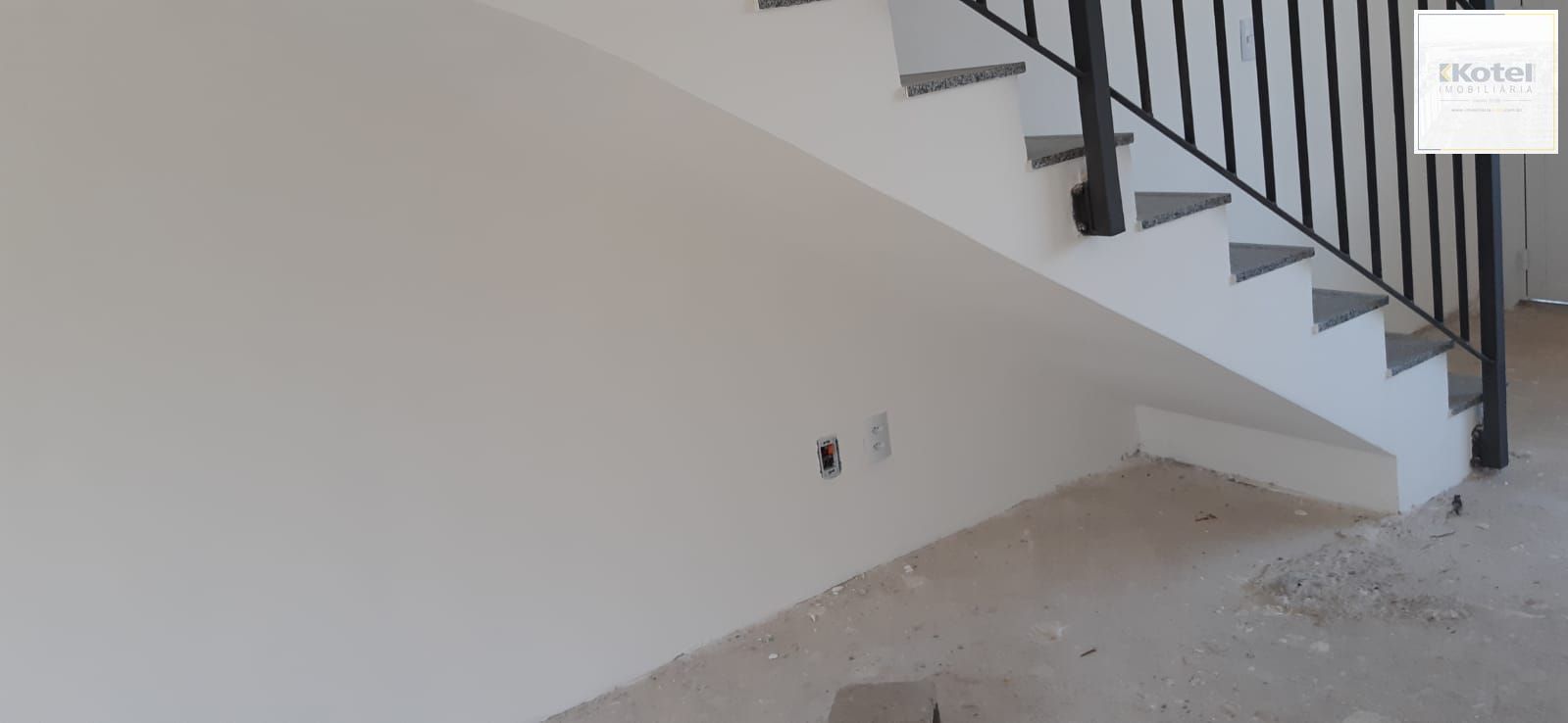 CASA EM CONDOMINIO FECHADO PARA VENDER  NO BAIRRO CAMPO NOVO - 02 QUARTOS - 01 VAGA