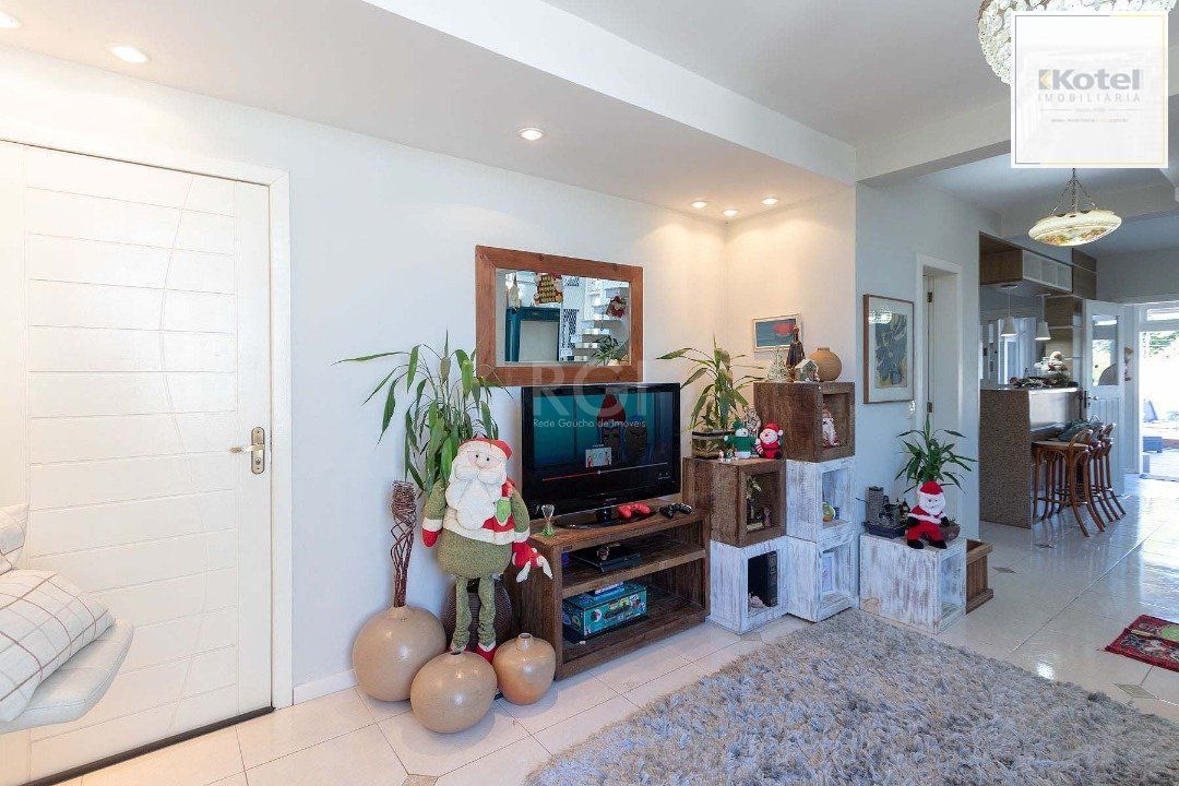 Casa para Venda com 4 dormitórios no bairro Hípica — foto 4