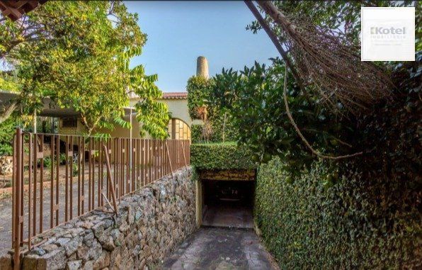 Casa no Bairro Vila Assunção com 4 dormitórios sendo 1 suíte e vista para o Guaíba