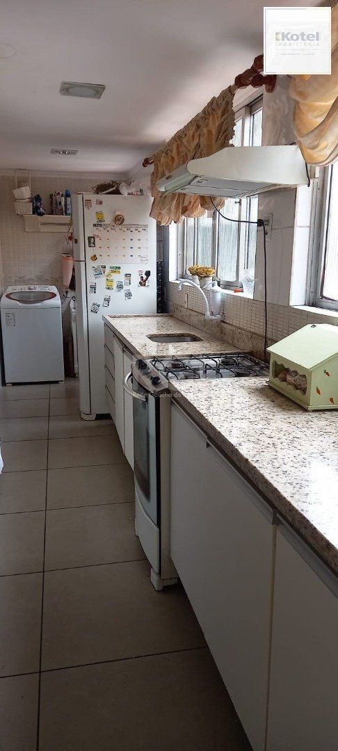 Apartamento para Venda - 150m², 3 dormitórios, 1 vaga - Bom Fim