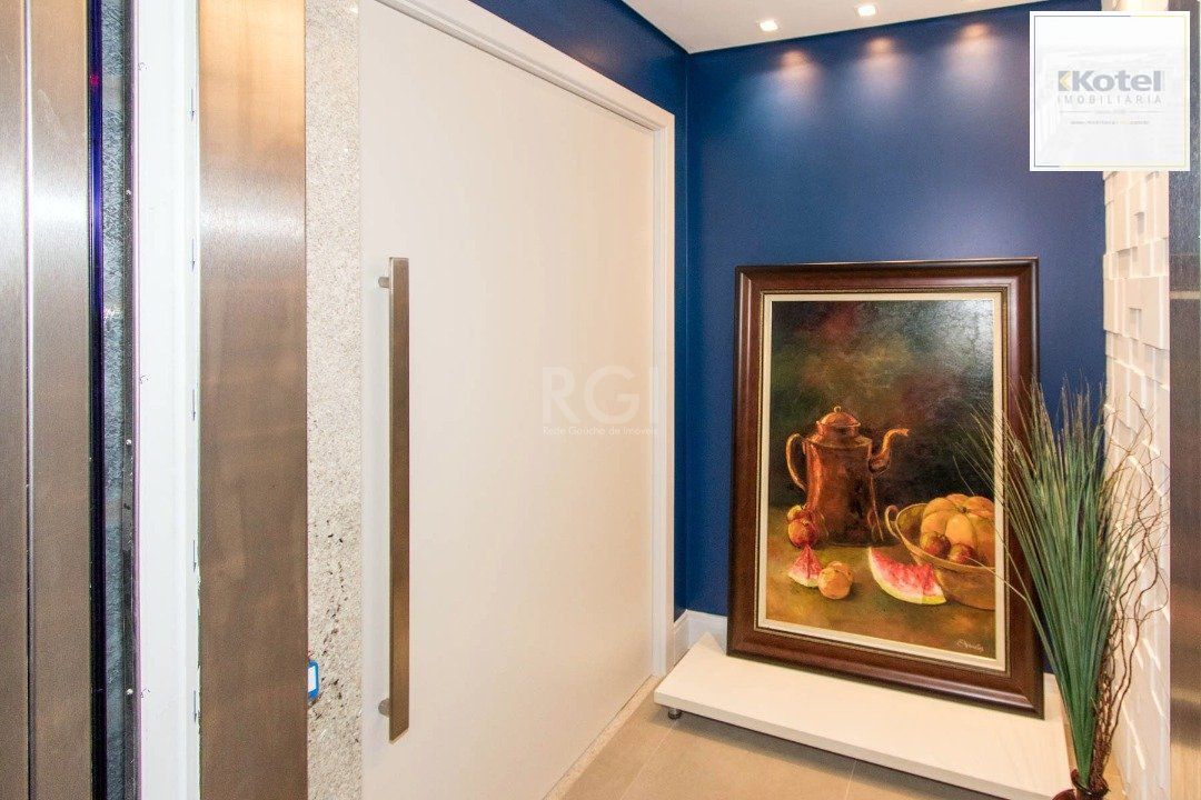 Cobertura para Venda - 230.43m², 3 dormitórios, sendo 3 suites, 2 vagas - Menino Deus — foto 4