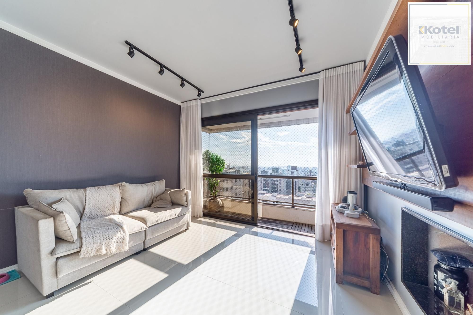 Apartamento 2 Dormitórios com Suíte e 2 Vagas no Petrópolis – 75m² — foto 2