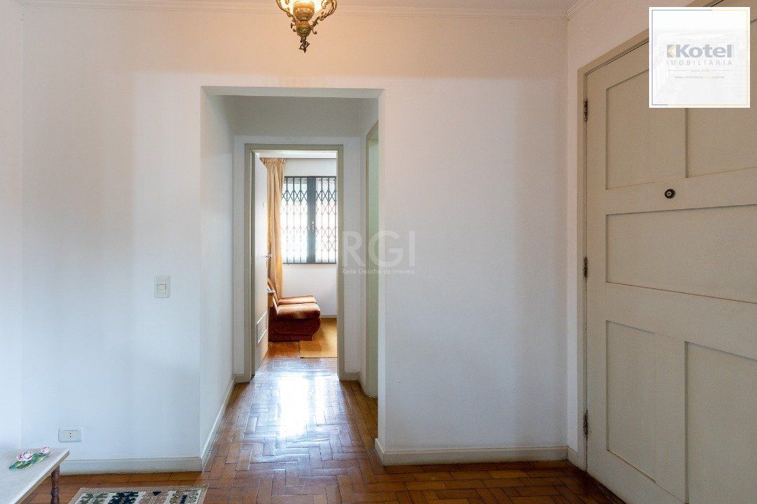 Casa para Venda - 280m², 4 dormitórios, sendo 1 suites, 3 vagas - Vila Assunção — foto 5