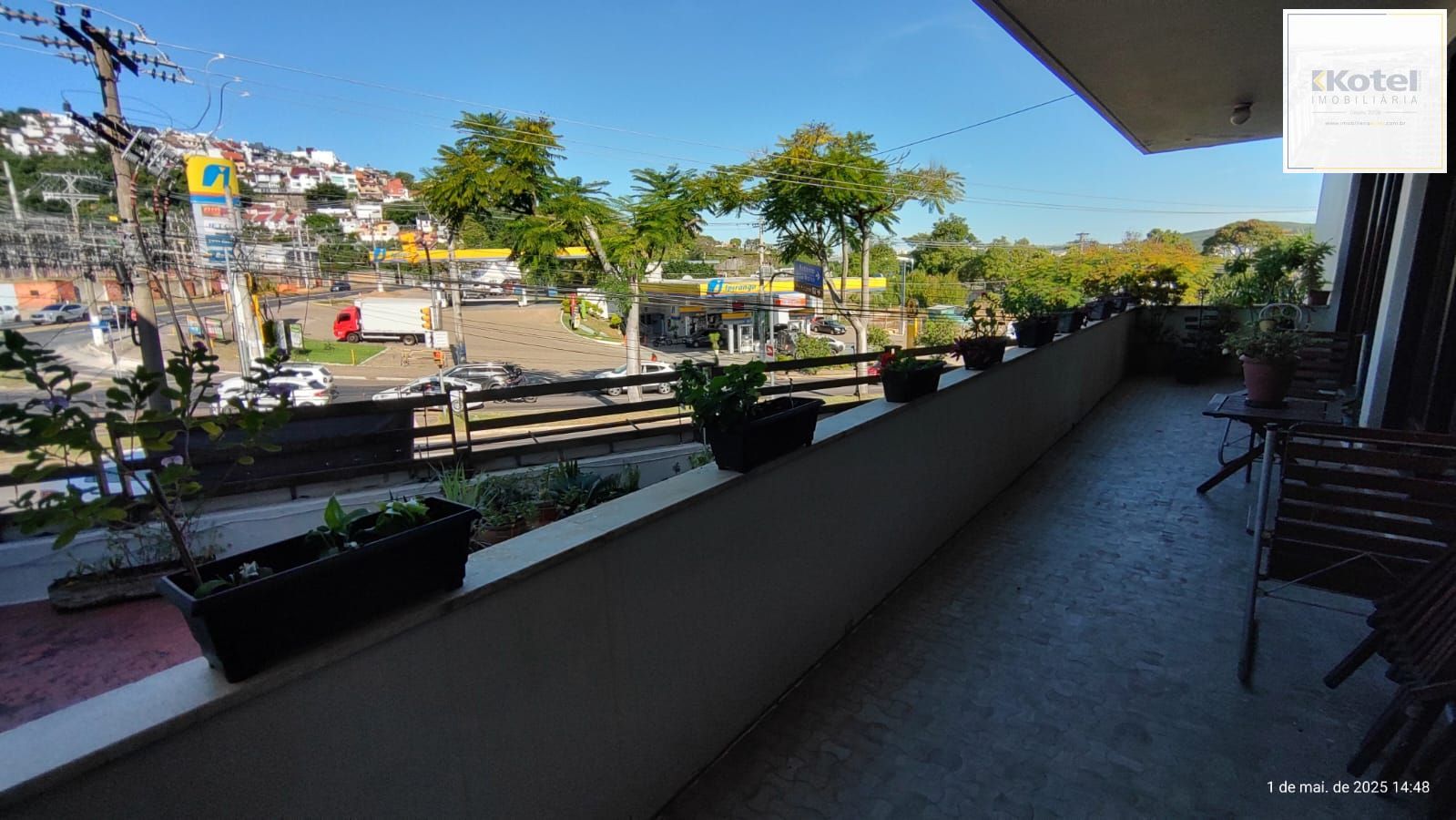 Apartamento de 4 dormitórios, 2 suítes, sacada, living para 2 ambientes bem amplo. — foto 3