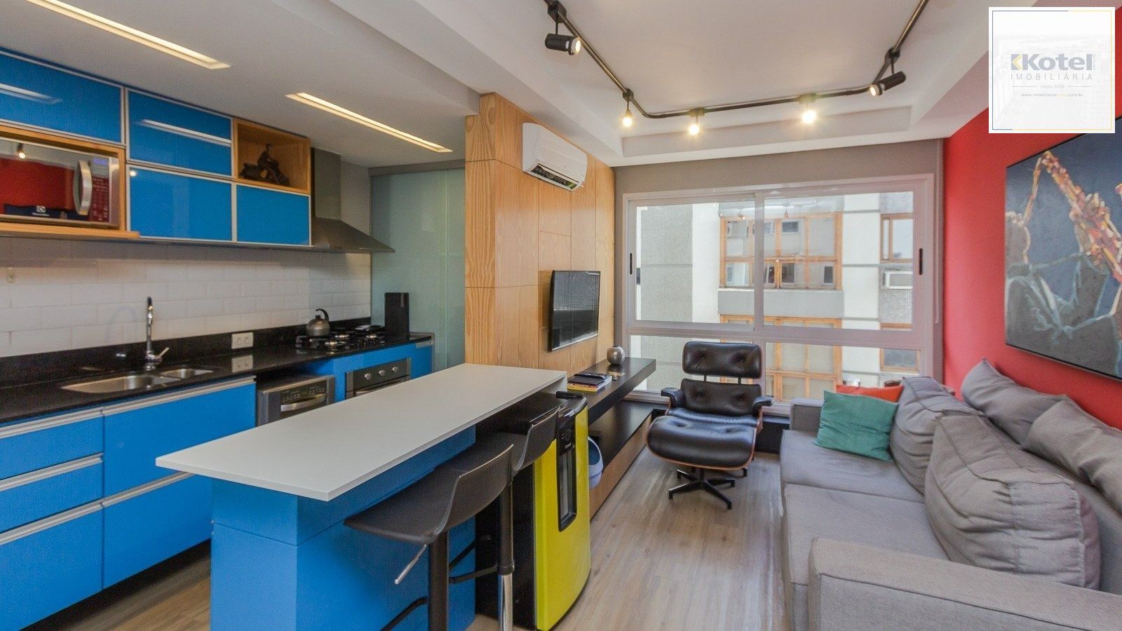 Apartamento 2 dormitórios, 1 suíte, 2 vagas, Petrópolis, Porto Alegre. — foto 2