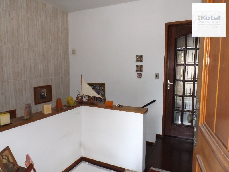 Casa para Venda - 250m², 3 dormitórios, sendo 3 suites, 7 vagas - Medianeira — foto 3