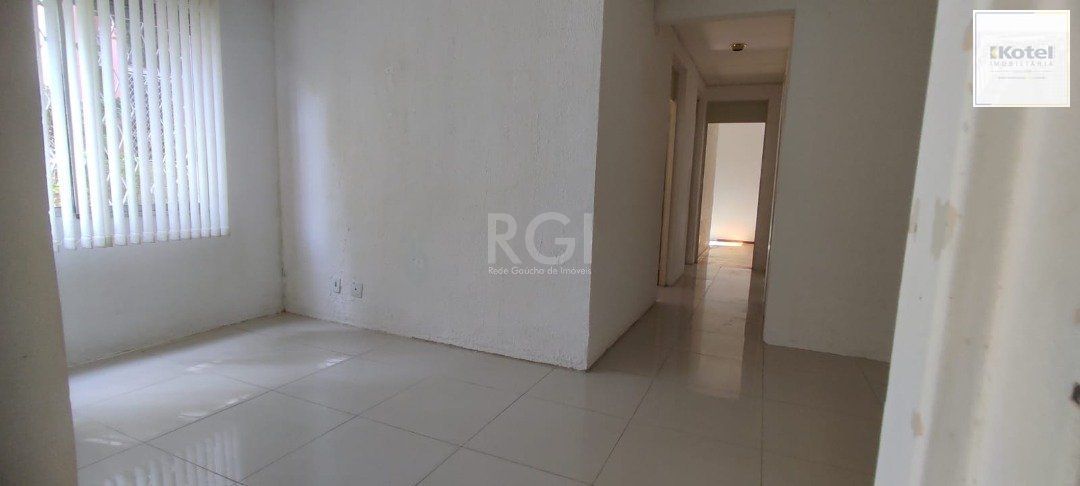 Apartamento com 3 dormitórios, 1 banheiro social e 1 vaga/box
