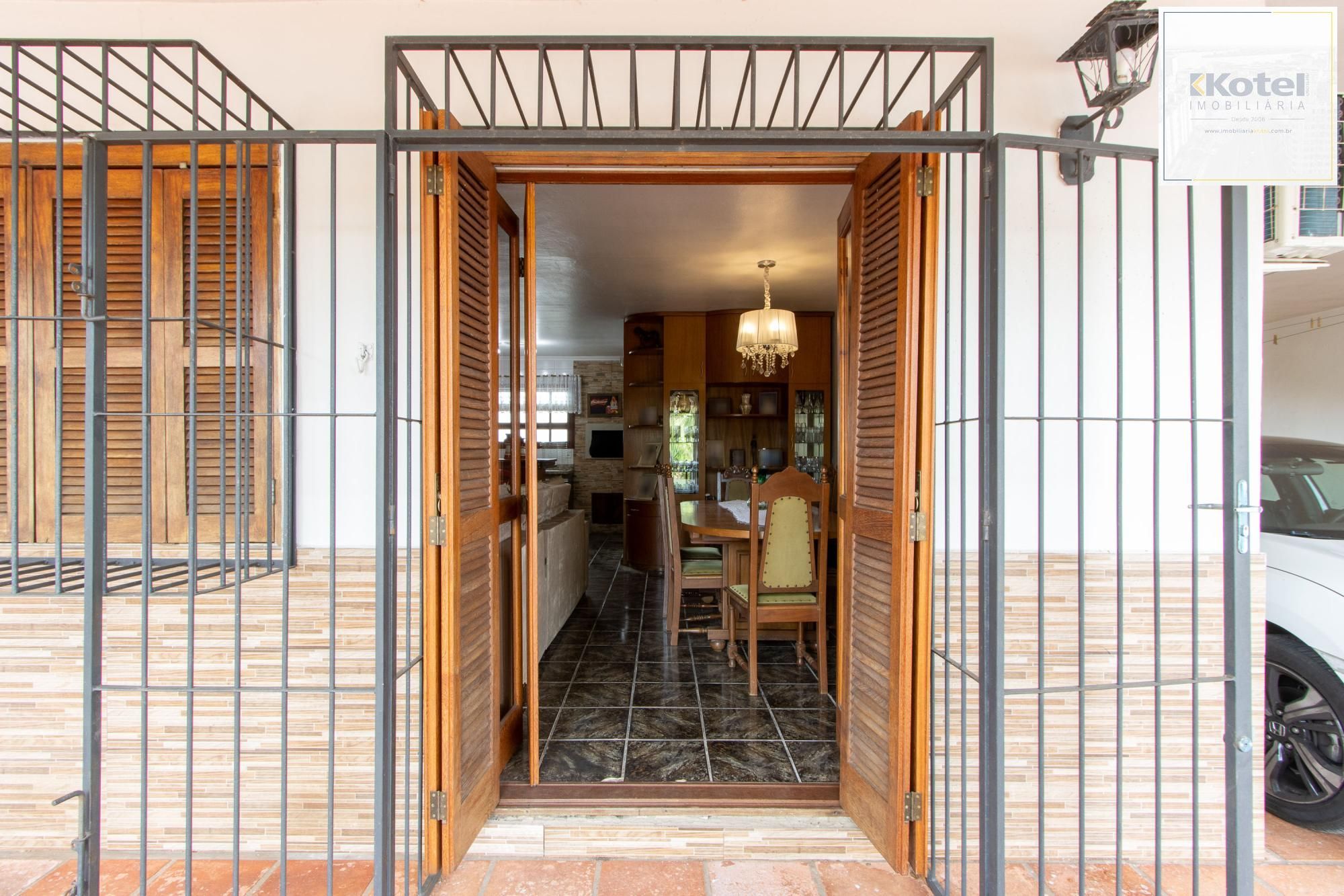 Casa em Vila Nova, Porto Alegre! Com 160m² de área privativa e um total de 899m²