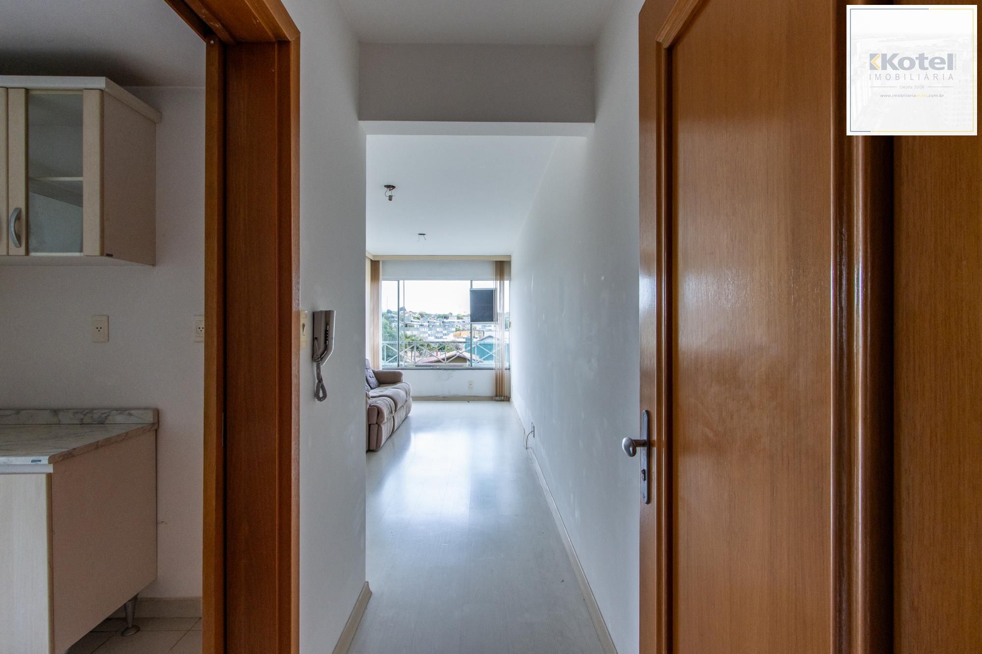 APARTAMENTO COM 2 DORMITORIOS, 1 VAGA COBERTA E ELEVADOR.
