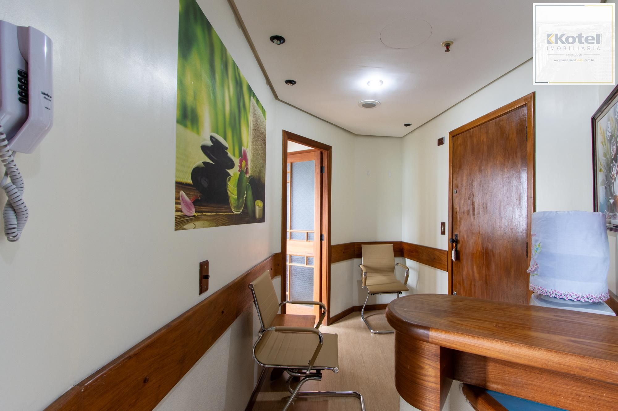 Sala comercial à venda no bairro Menino Deus – Edifício Comendador Luigi Gerace