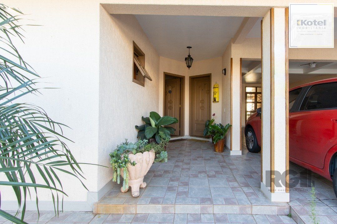 Casa de alvenaria, 3 quartos, 1 suíte, 4 banheiros e 5 vagas de garagem. — foto 3