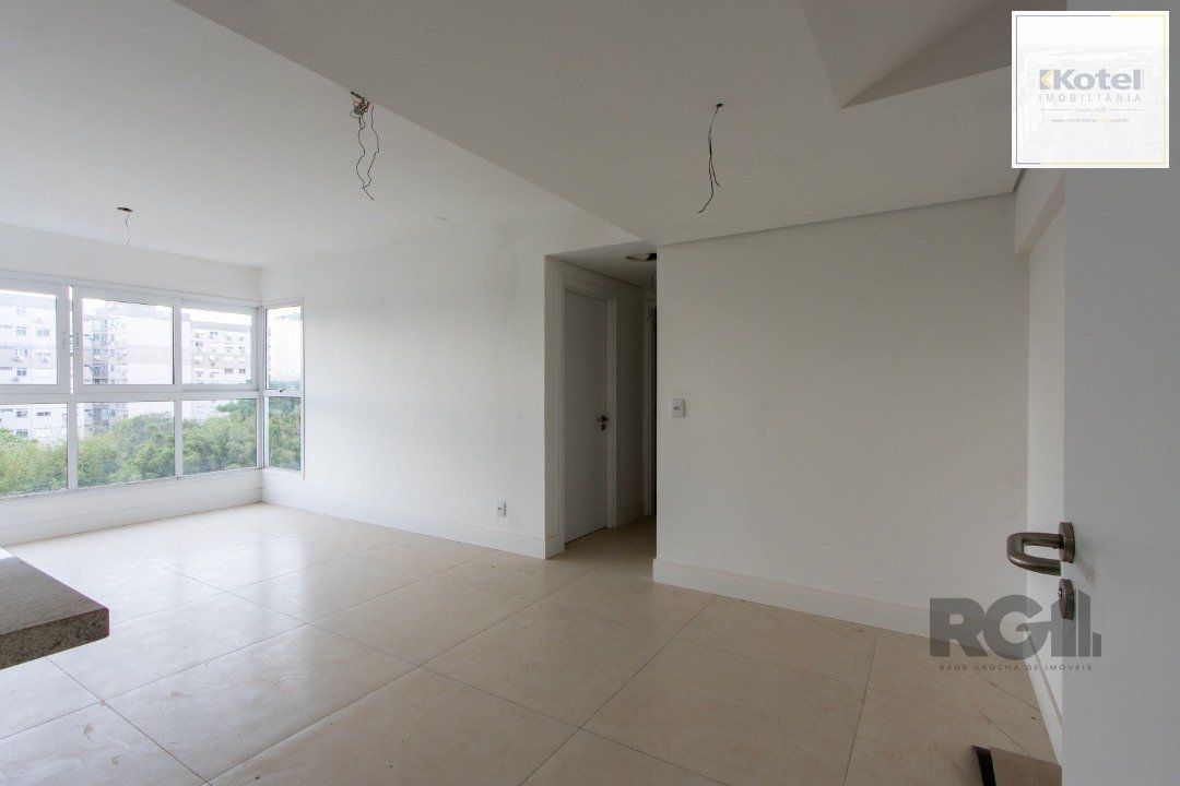 Apartamento para Venda - 71m², 2 dormitórios, sendo 1 suites, 2 vagas - Camaquã — foto 2