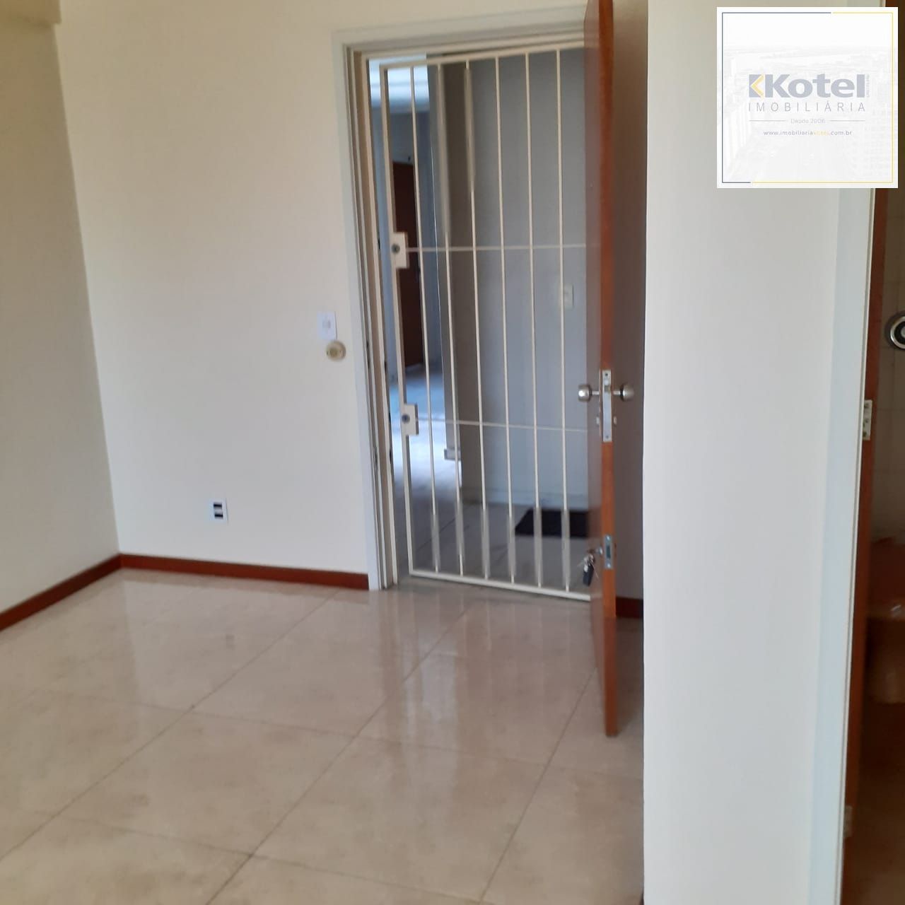 Sala comercial no bairro Petrópolis.