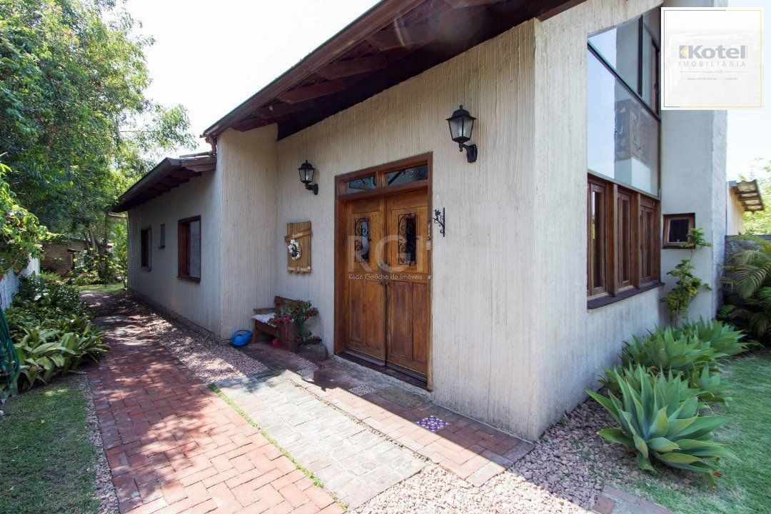 Casa para Venda - 250m², 3 dormitórios, sendo 2 suites, 3 vagas - Ponta Grossa — foto 4