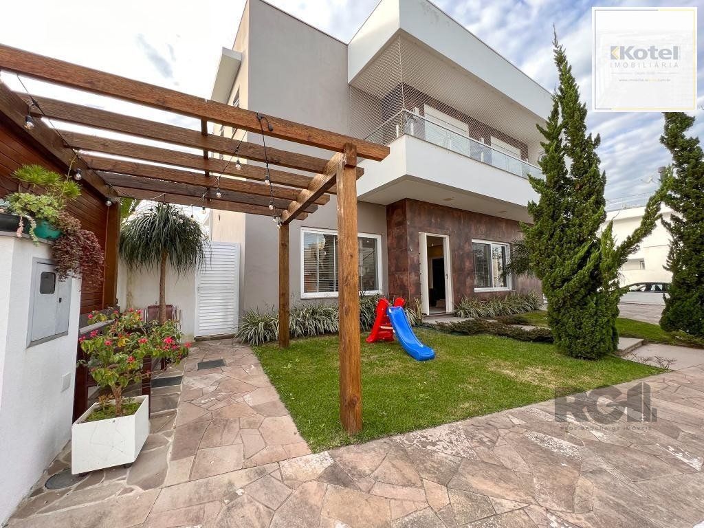 Excelente residência com aproximadamente 242m² privativos, — foto 2