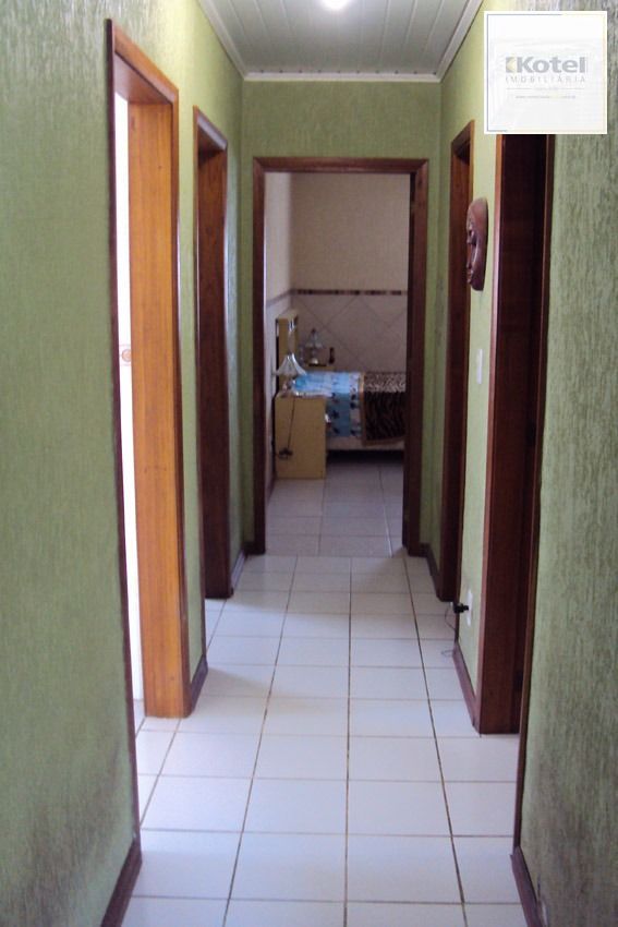 Casa térrea com 3 dormitórios - bairro  Ponta Grossa