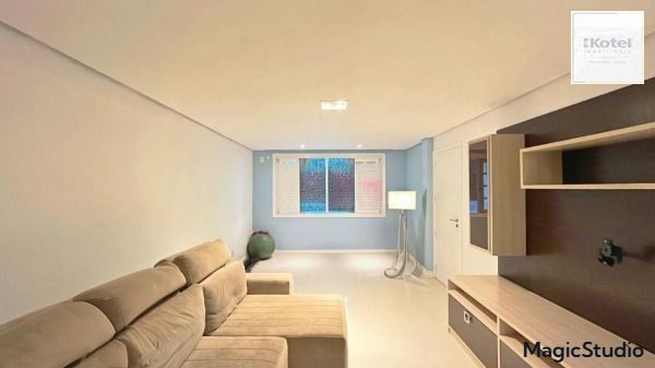 Casa em Condomínio na Pedra Redonda | 4 Dormitórios | 297m² | 4 Vagas | Solar Biarritz