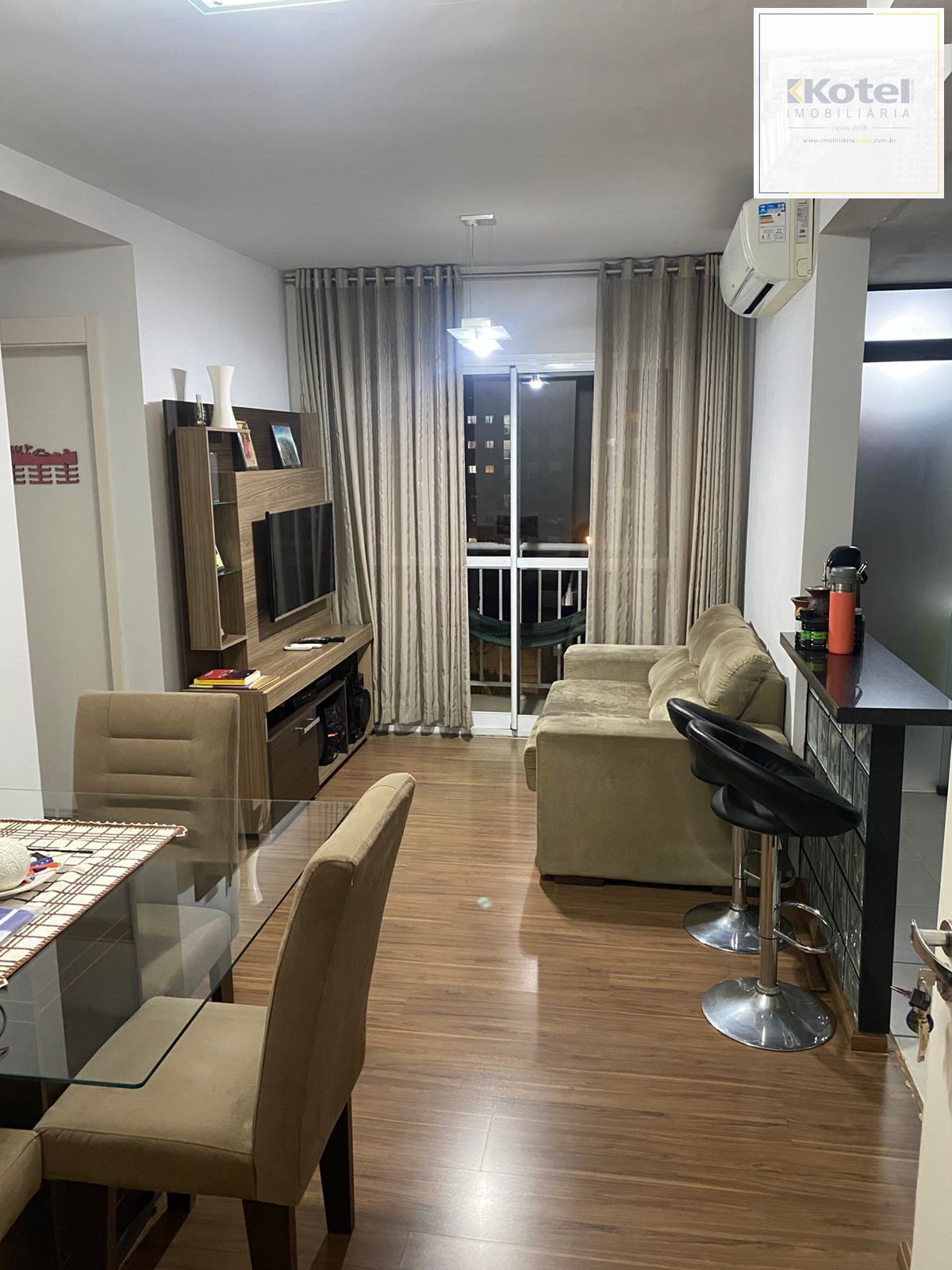 Apartamento para Venda - 56m², 2 dormitórios, sendo 1 suites, 1 vaga - Camaquã — foto 2