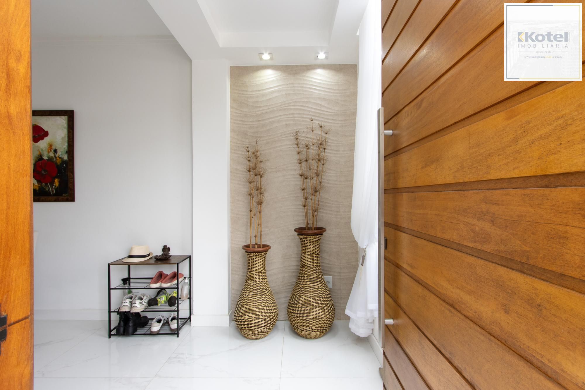 Excelente casa de alvenaria, 4 dormitórios, 2 suítes e 2 vagas de garagem. — foto 3