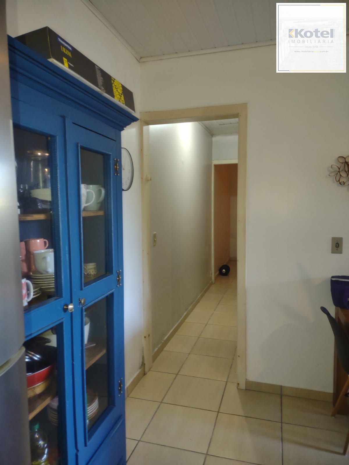 Casa com 4 quartos, suíte, piscina, lareira, churrasqueira em um terreno de 616m². — foto 2