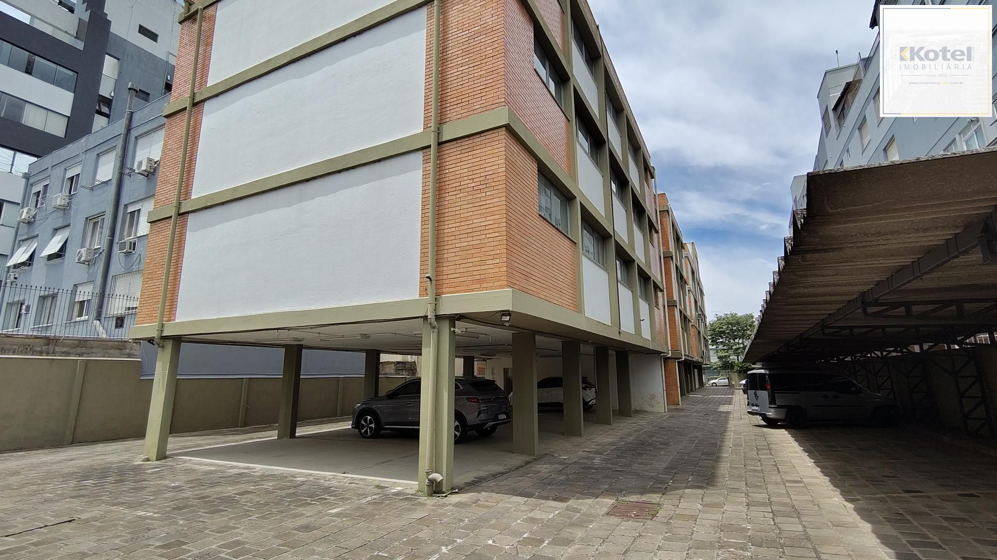 Prédio Comercial no bairro Menino Deus.