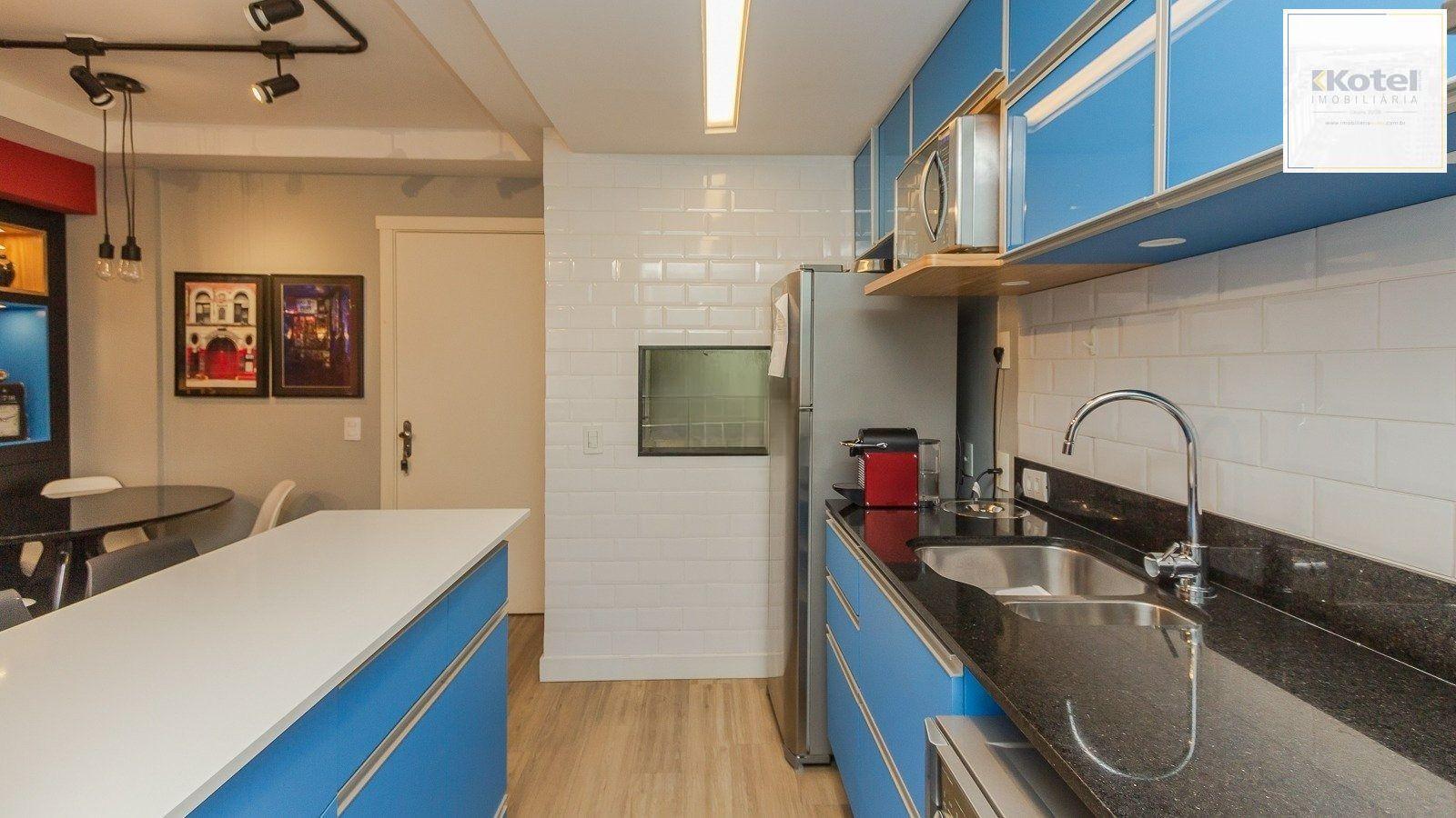 Apartamento 2 dormitórios, 1 suíte, 2 vagas, Petrópolis, Porto Alegre. — foto 5