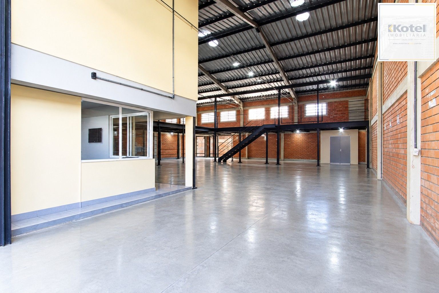 Pavilhão, à venda, 912 m², Guarujá - Porto Alegre — foto 3