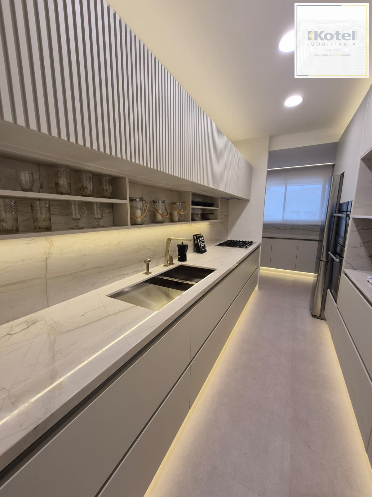 Apartamento, 4 suítes, à venda, 142 m², Cristal - Porto Alegre — foto 2