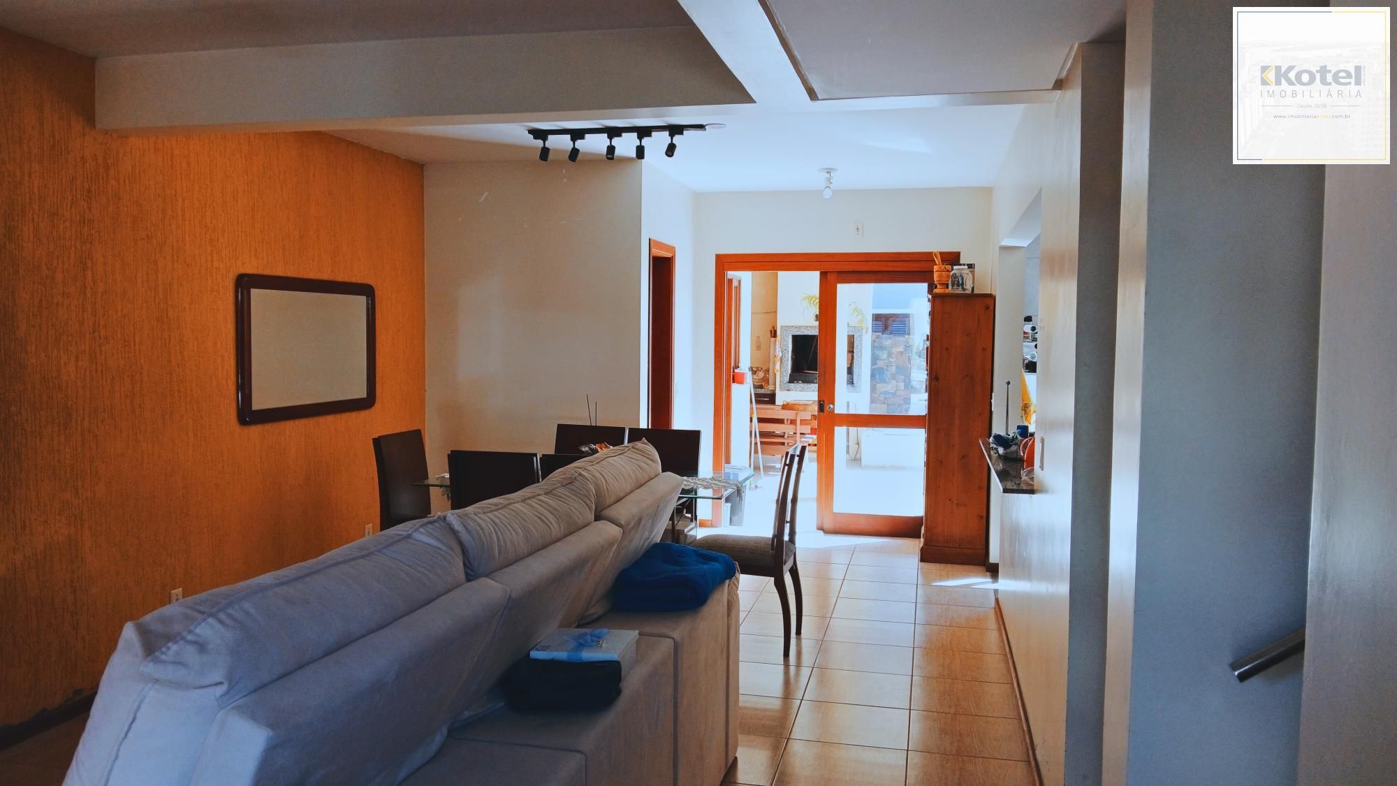 Casa aconchegante com 3 dormitórios, piscina e lareira — foto 3