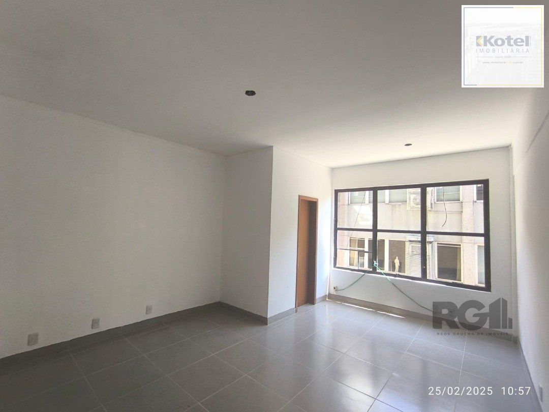 Sala comercial | Bairro Tristeza | 25 m² priv | Banheiro | Portaria | Elevador — foto 3