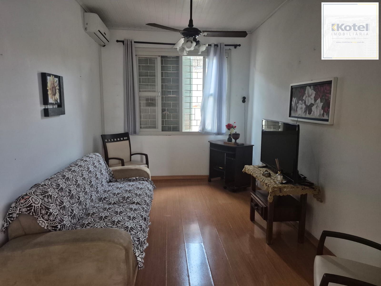Casa 2 quartos, com anexo - Bairro Tristeza