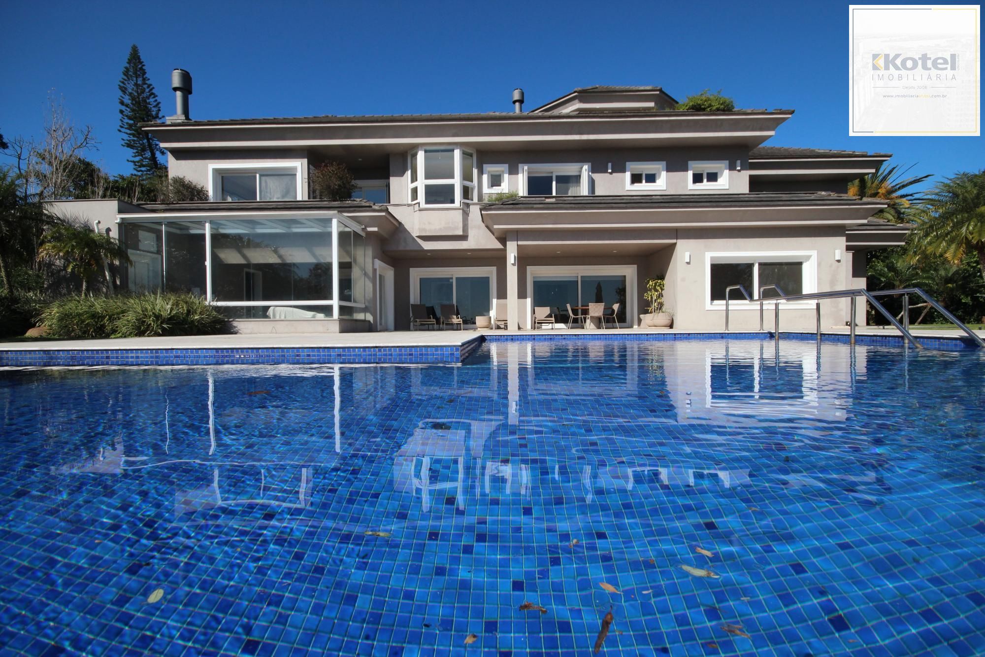 Casa Alto Padrão em Condomínio Fechado - 4 Suítes, Vista Panorâmica
