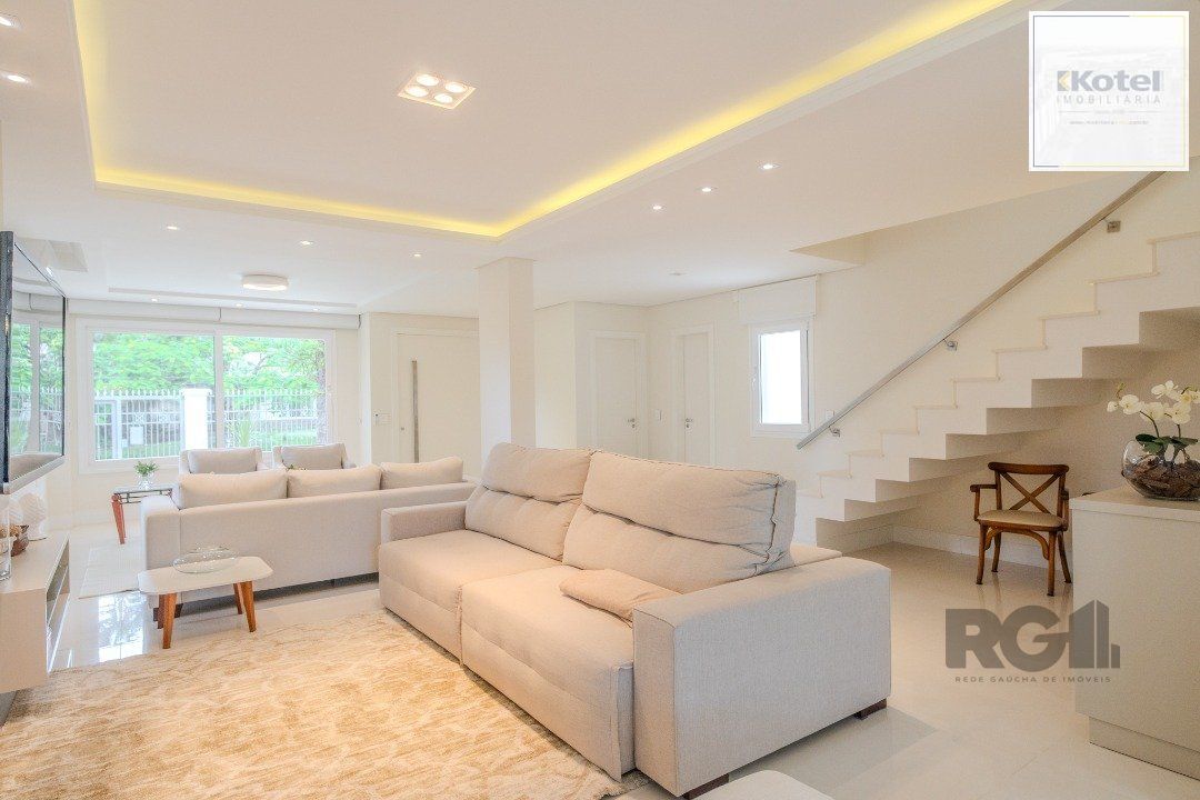 Casa semimobiliada e possui 3 suítes (sendo 1 delas master com closet e hidro) — foto 4