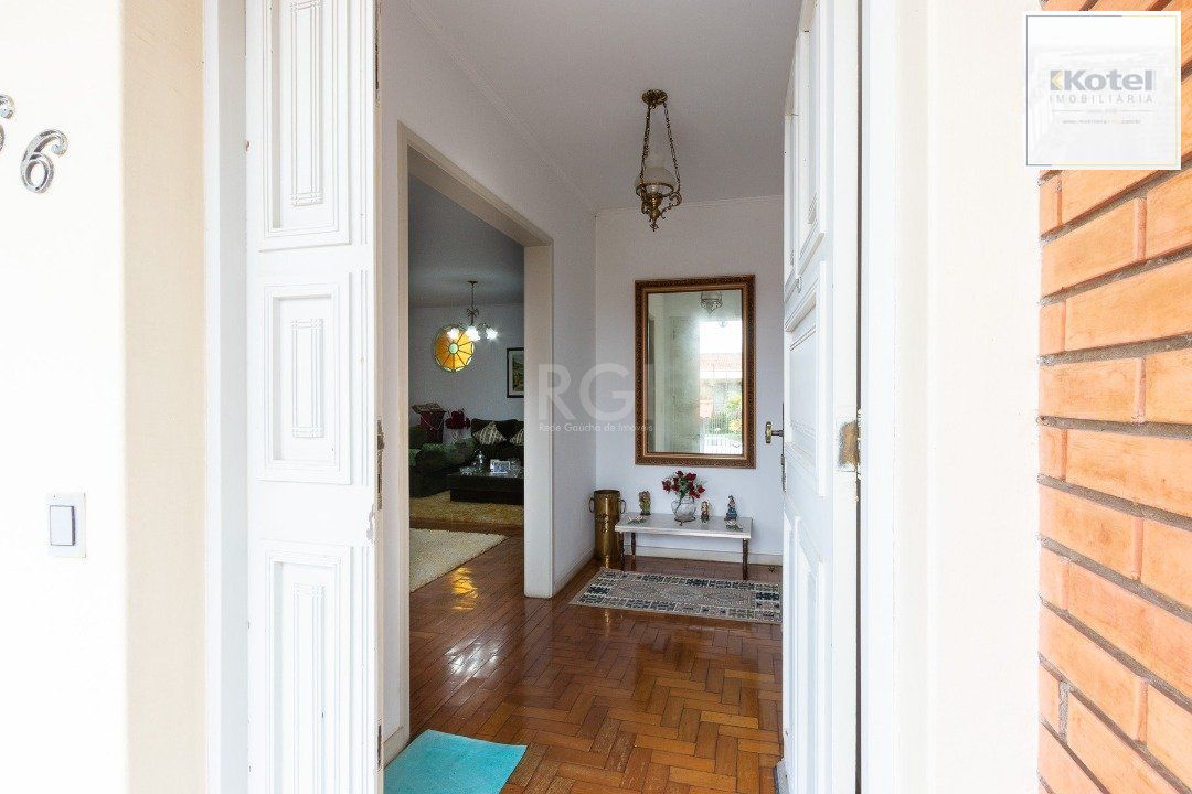 Casa para Venda - 280m², 4 dormitórios, sendo 1 suites, 3 vagas - Vila Assunção — foto 4
