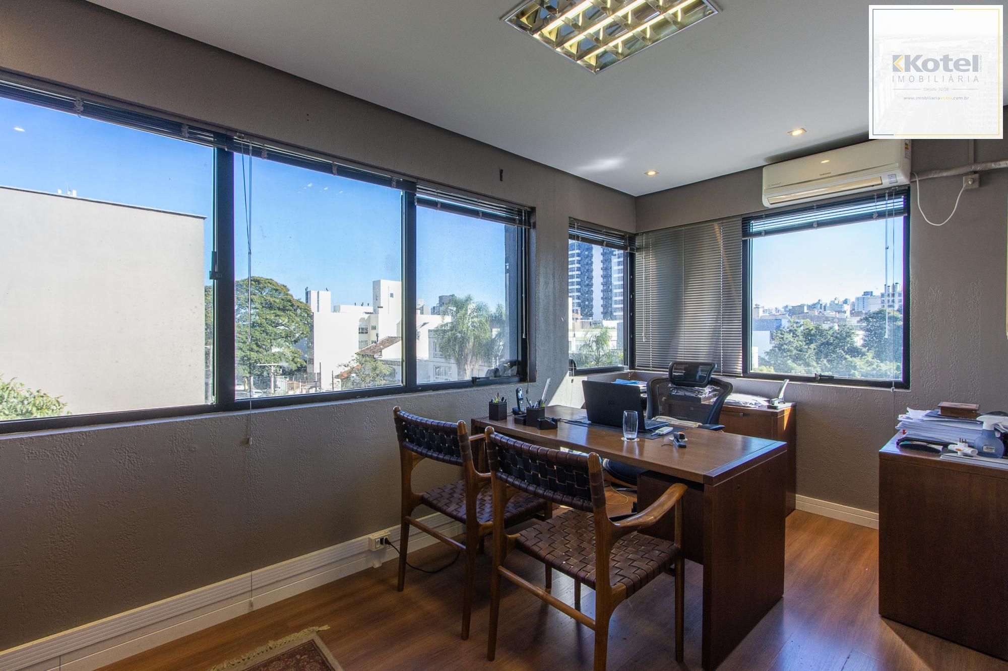 Sala Comercial Duplex à Venda no Bairro Petrópolis – Edifício João Abbott