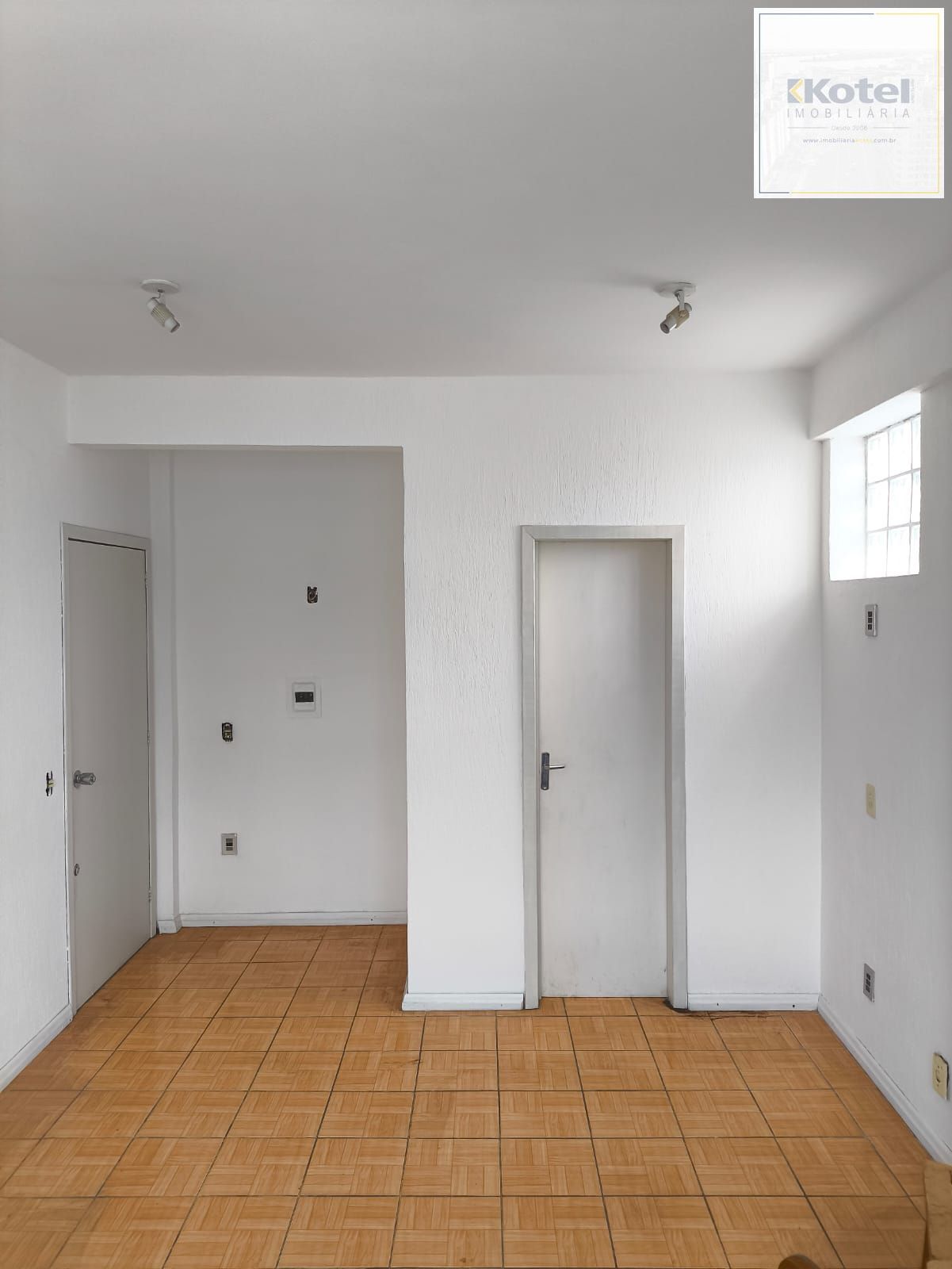 Sala Comercial 1 quartos à venda, 21m², Passo da Areia - Porto Alegre