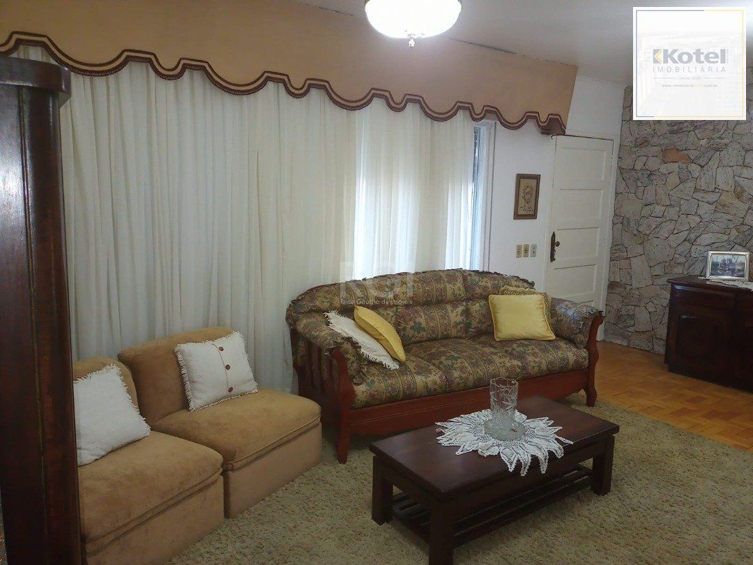 Casa para Venda - 220m², 3 dormitórios, sendo 1 suites, 1 vaga - Camaquã — foto 2