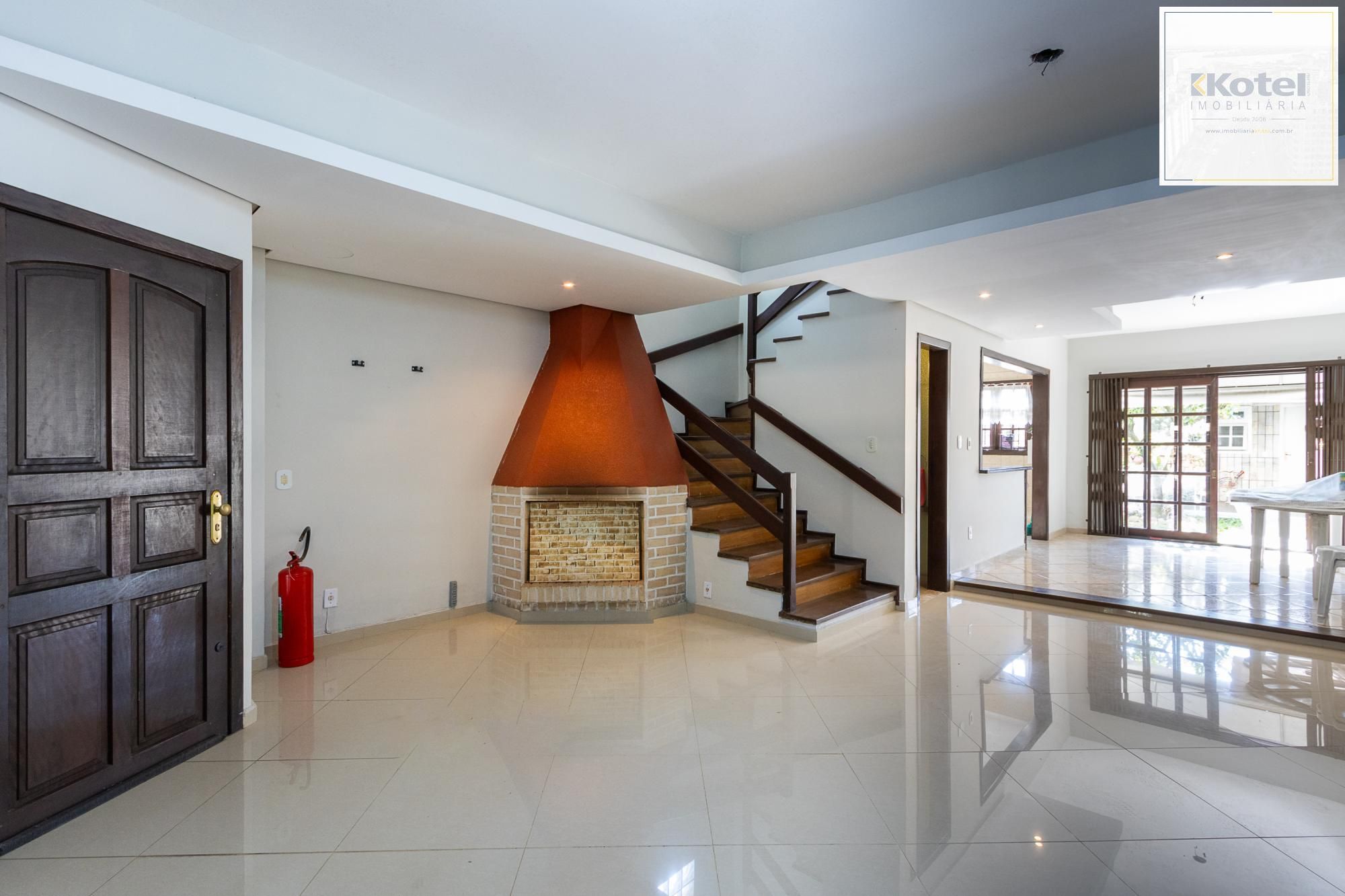 Casa  3 dorm. I suíte I Vaga 2  carros — foto 4