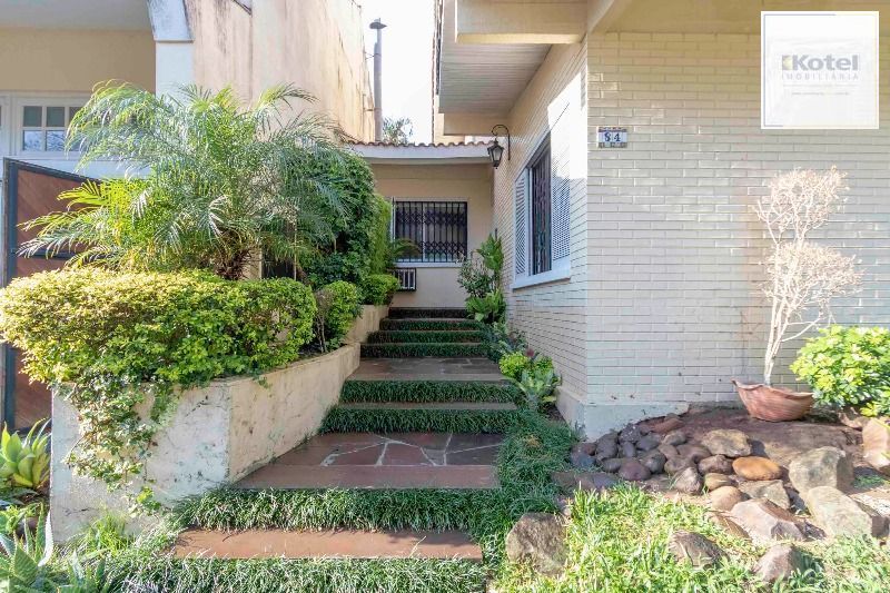 Casa para Venda - 420m², 5 dormitórios, sendo 2 suites, 6 vagas - Nonoai — foto 2