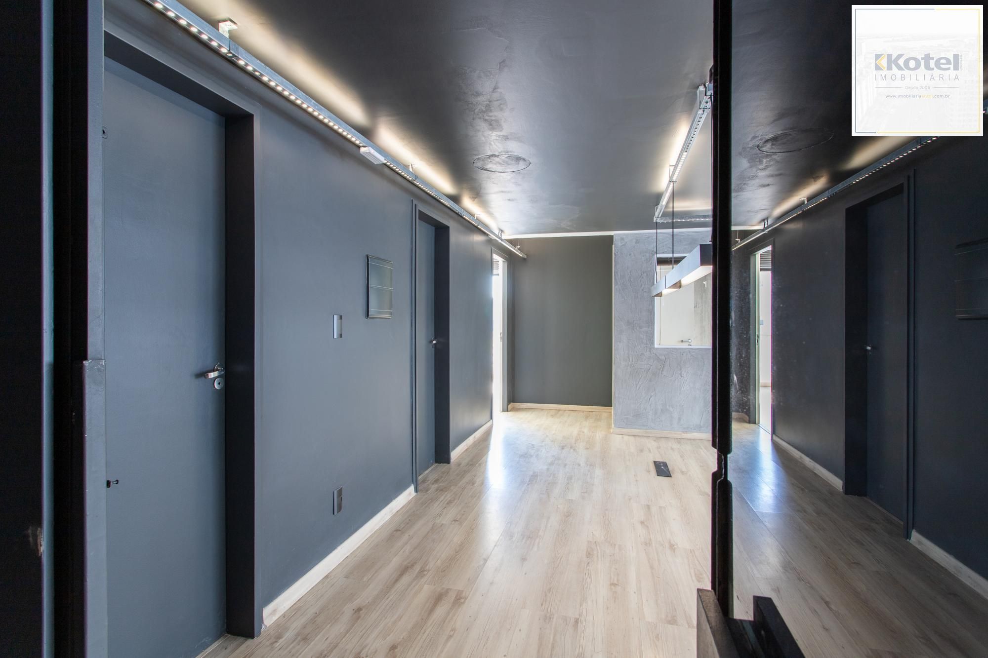 Andar inteiro com 214 m²