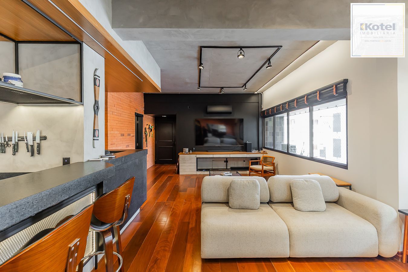 Apartamento 3 dormitórios, 3 vagas e 259 m² no bairro Auxiliadora. — foto 4