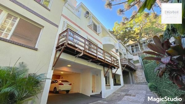 Casa em Condomínio na Pedra Redonda | 4 Dormitórios | 297m² | 4 Vagas | Solar Biarritz