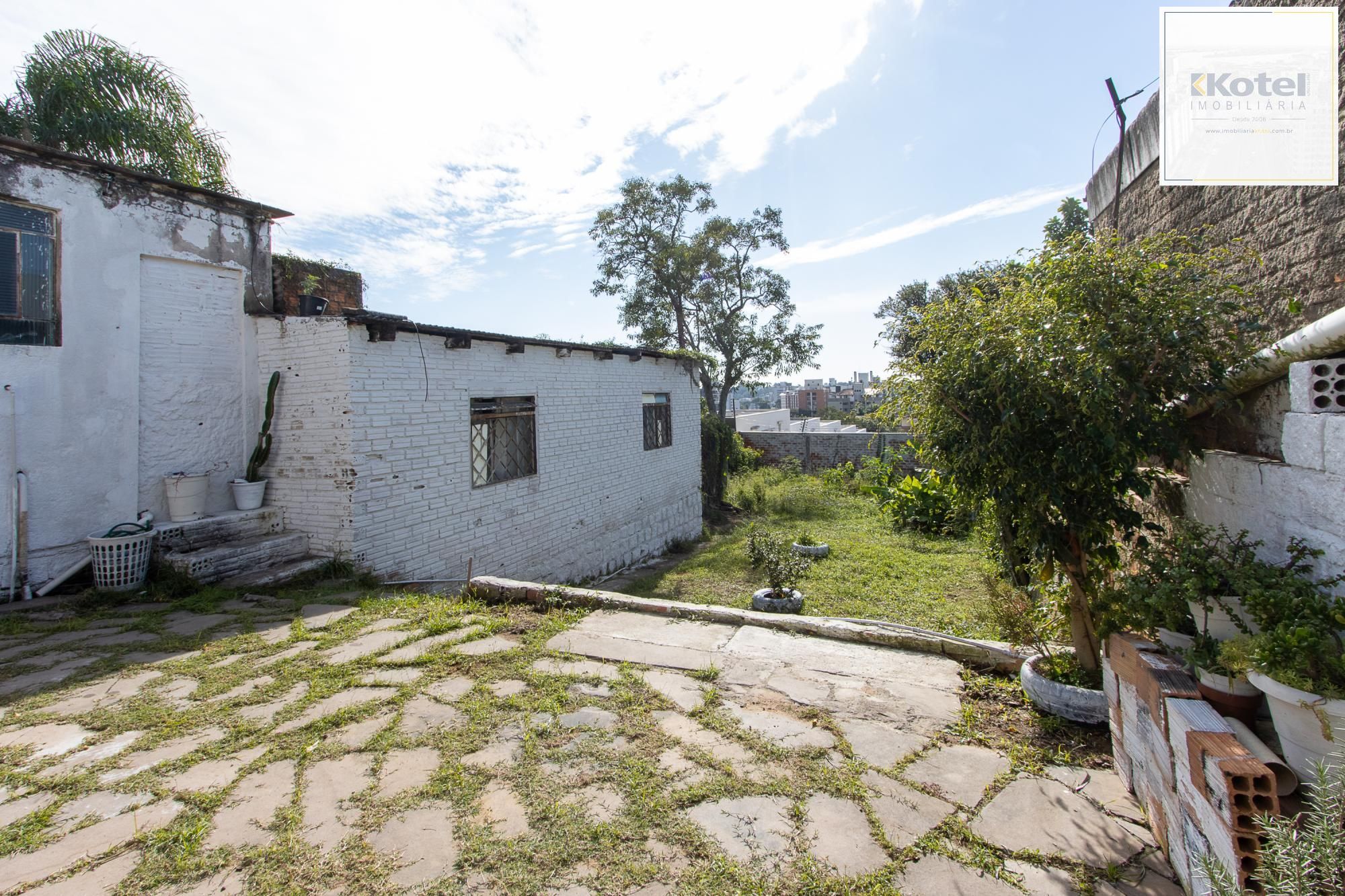 Casa de 3 dormitórios, 1 suíte e 2 vagas no bairro Vila Conceição.