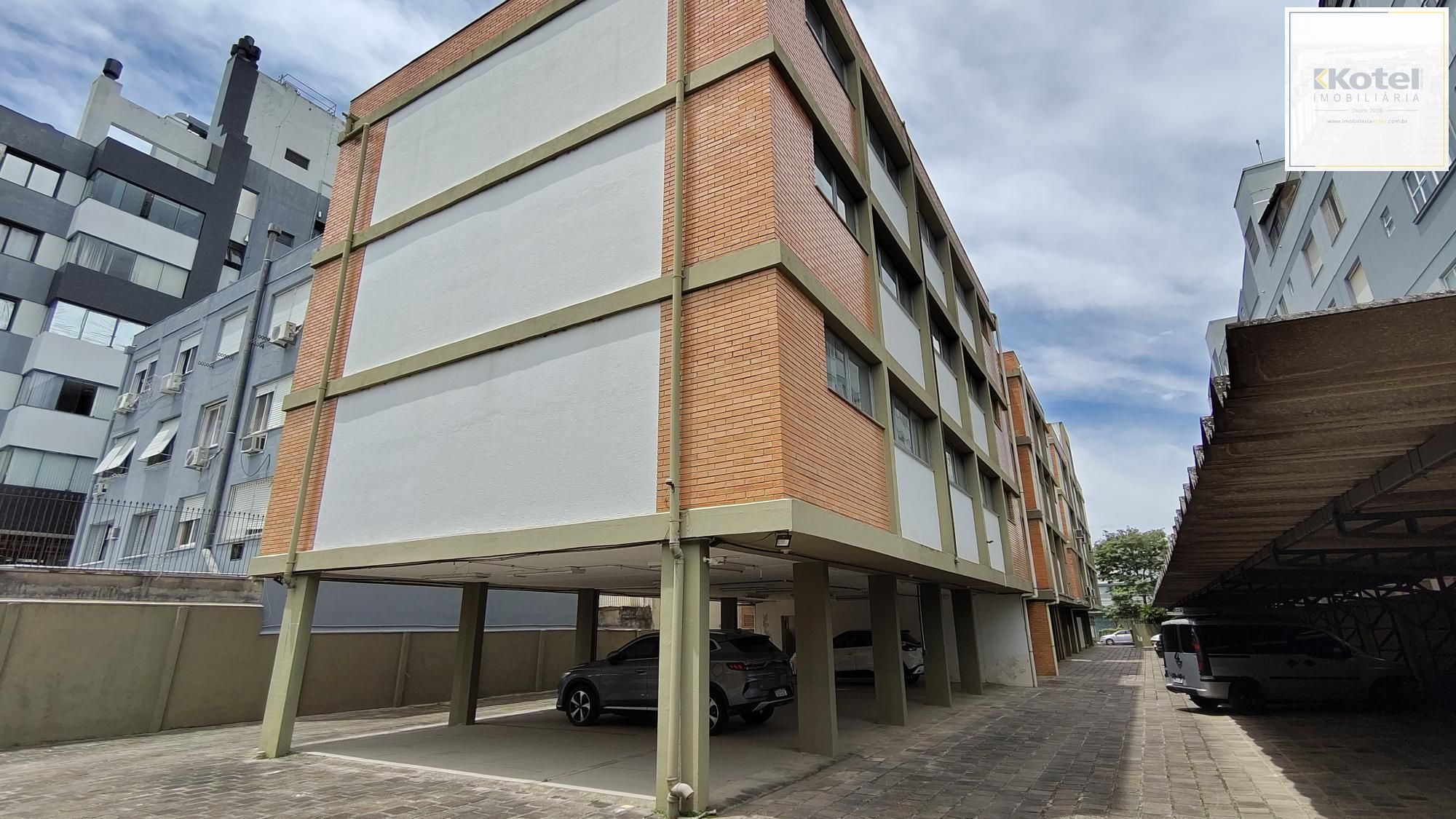 Prédio Comercial no bairro Menino Deus.