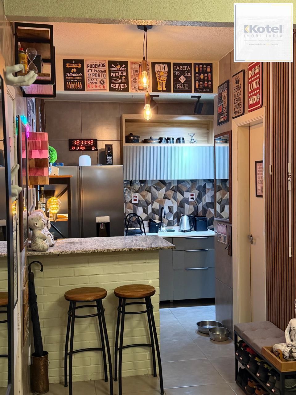 Apartamento com 30 m², bem distribuídos em 1 dormitório tipo suíte, sala de estar, cozinha e área de serviço.