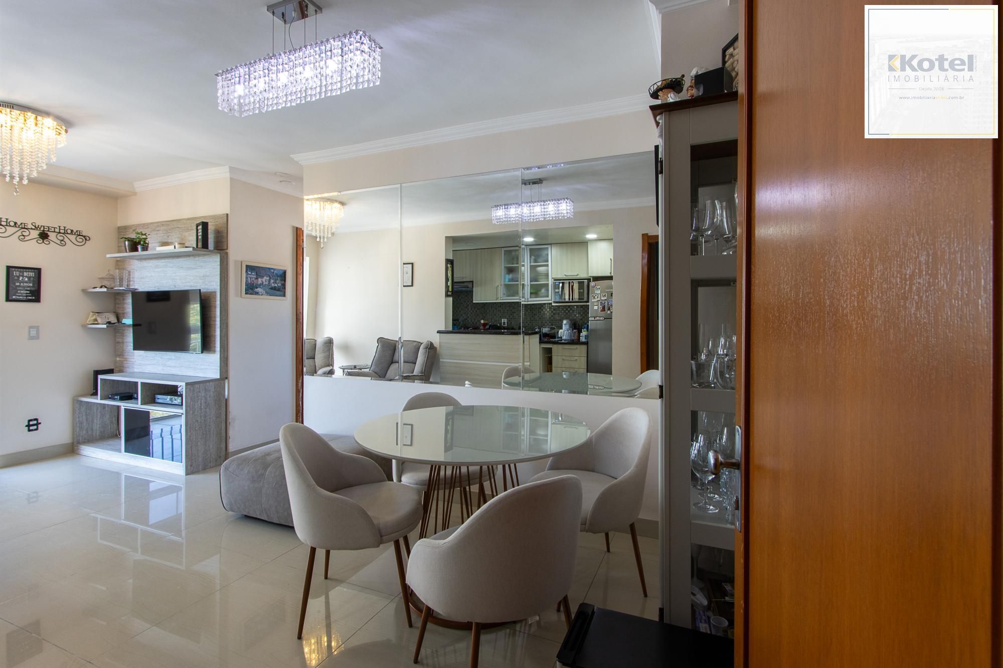 Apartamento, 2 dormitórios e 1 vaga, bairro Jardim Carvalho.