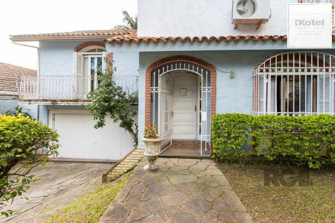 Casa no bairro Cristal, Possui 4 dormitórios, sendo 1suíte, closet e banheira de hidromassagem, com possibilidade de um podendo 1 dormitórios extra. — foto 4
